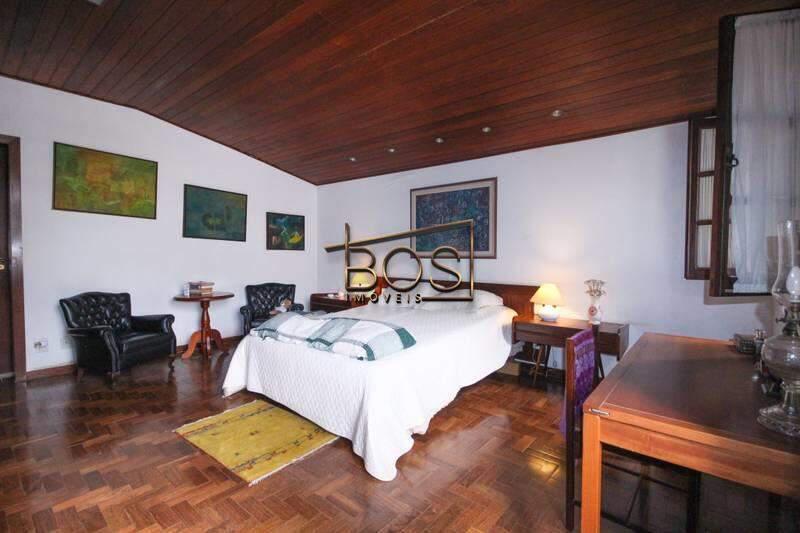 Casa, Serra, 4 Quartos, 5 Vagas, 1 Suíte
