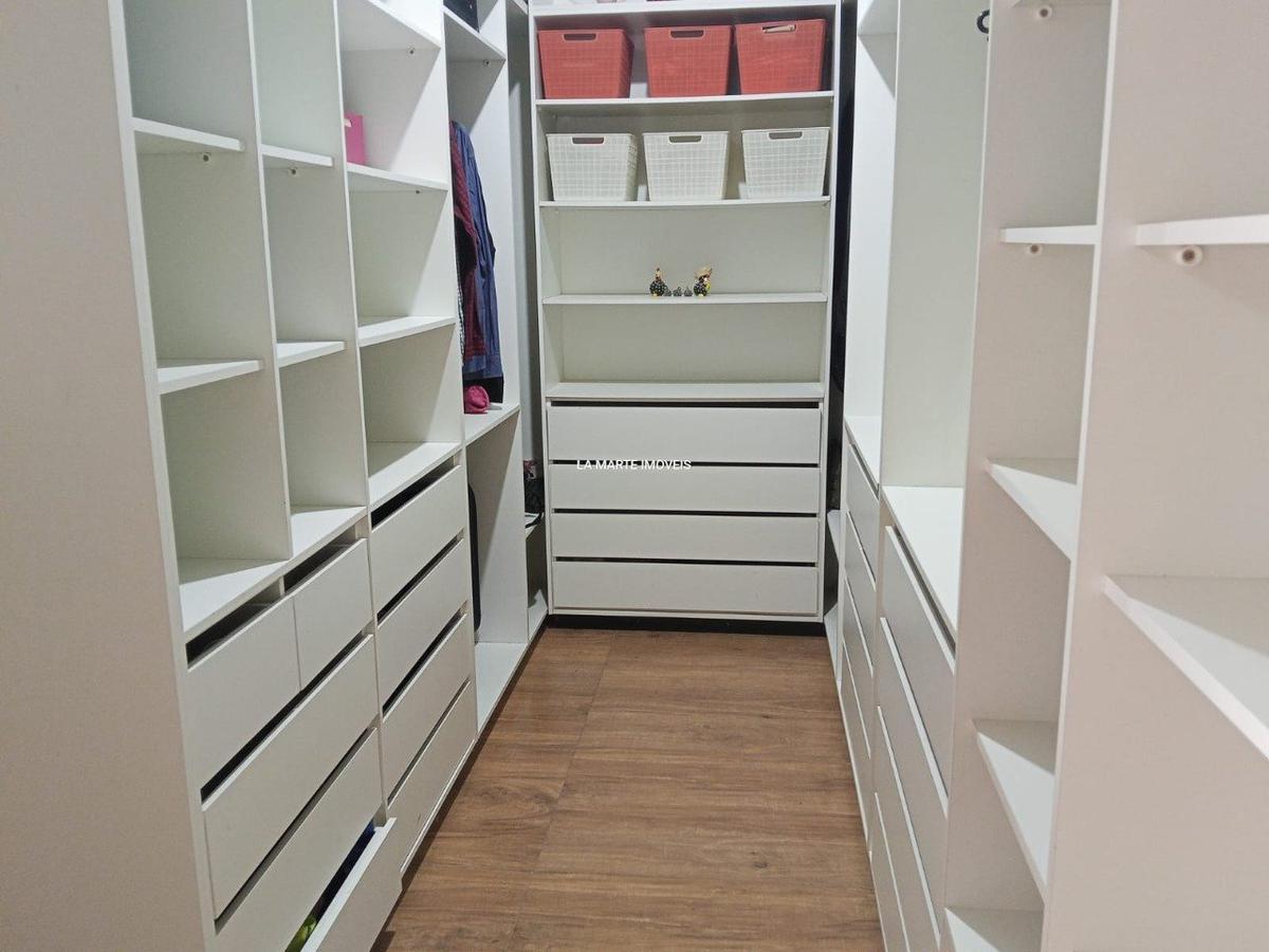 Casa, Santa Cruz Industrial, 4 Quartos, 3 Vagas, 1 Suíte