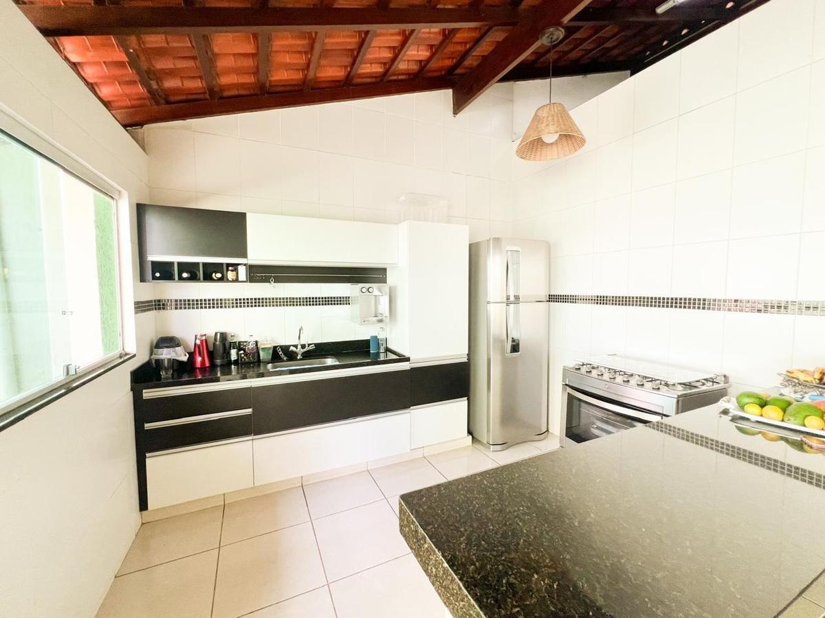 Casa, Arvoredo, 3 Quartos, 8 Vagas, 2 Suítes