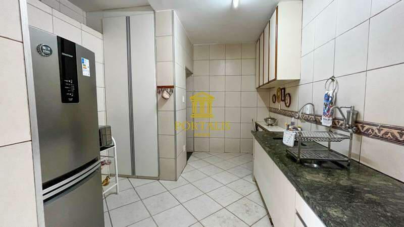 Casa, Serra, 4 Quartos, 2 Vagas, 2 Suítes