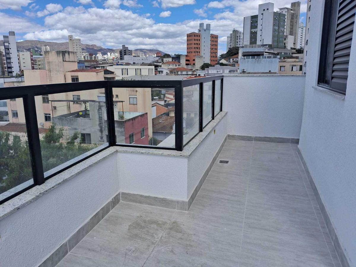 Apartamento, Floresta, 2 Quartos, 2 Vagas