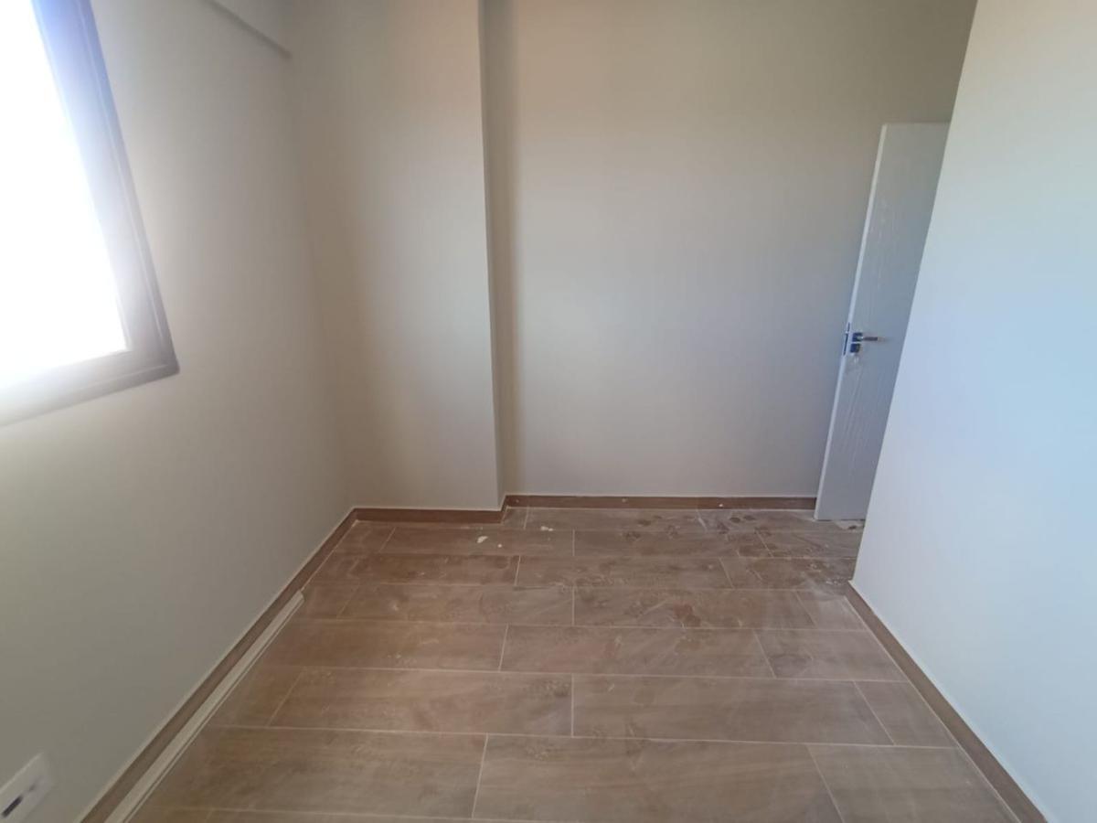 Casa, Santa Cruz, 3 Quartos, 2 Vagas, 1 Suíte
