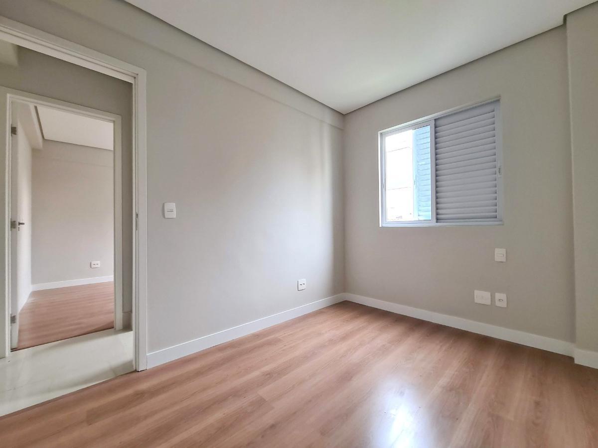 Apartamento, Sagrada Família, 3 Quartos, 2 Vagas, 1 Suíte