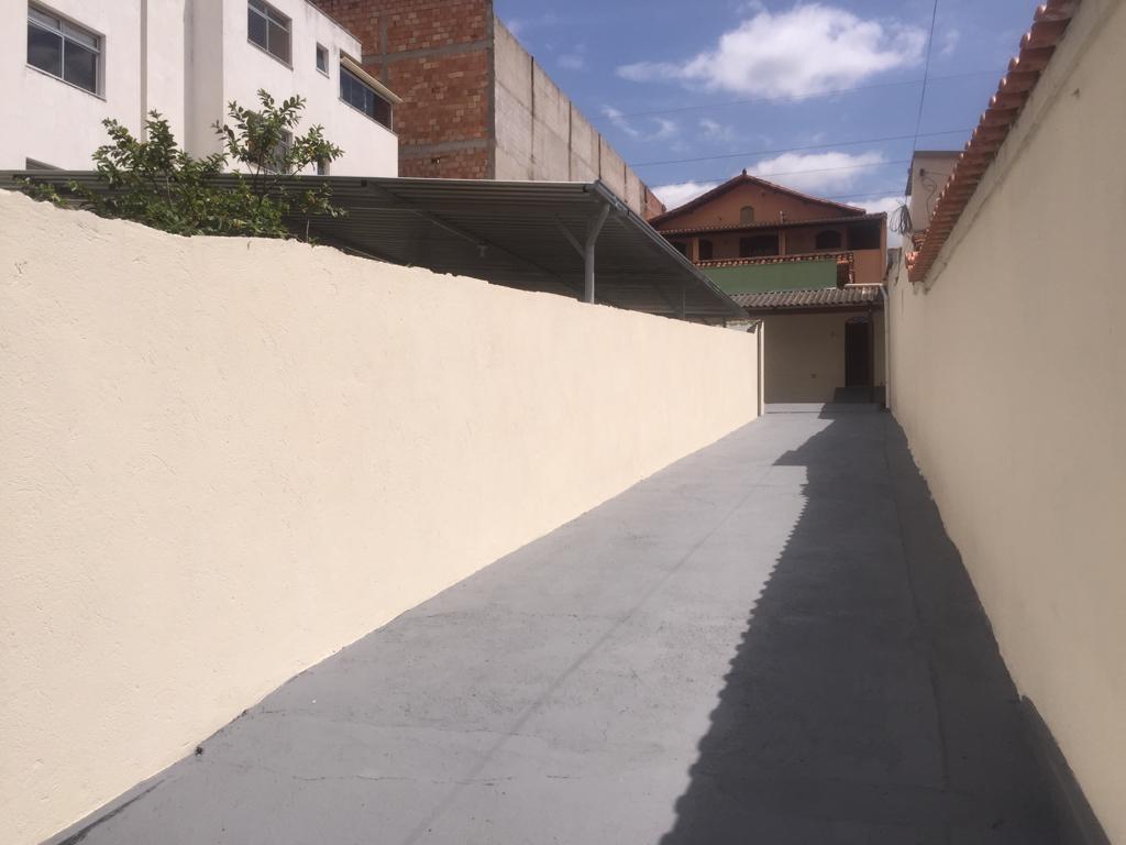 Casa Comercial, Planalto, 2 Quartos, 6 Vagas