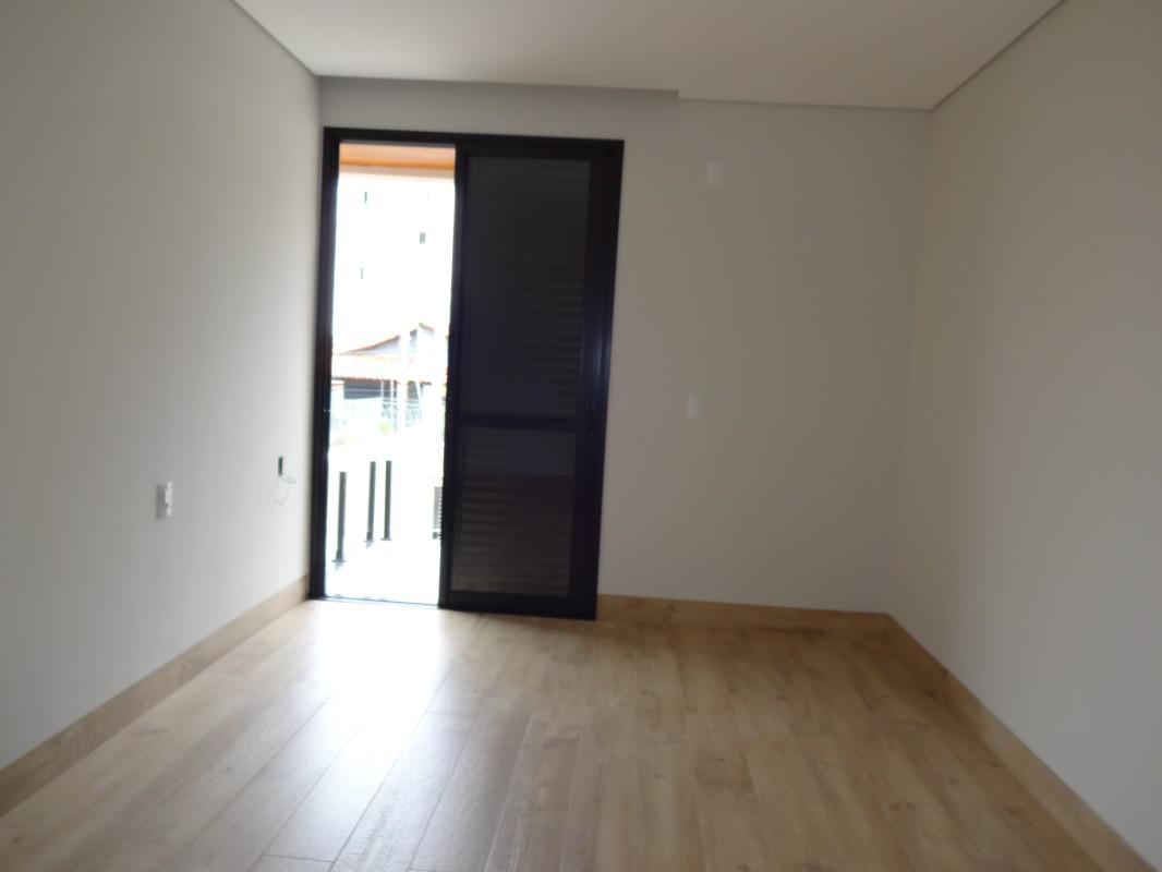 Casa, Jaraguá, 4 Quartos, 3 Vagas, 1 Suíte