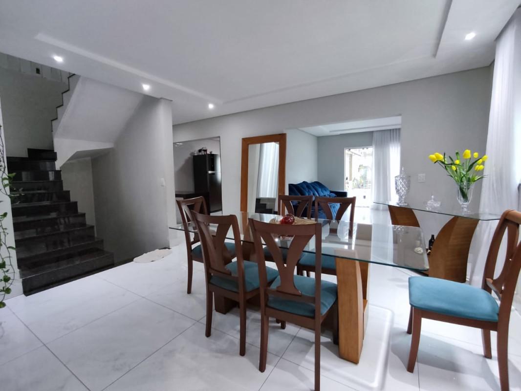 Casa, Cabral, 5 Quartos, 9 Vagas, 3 Suítes