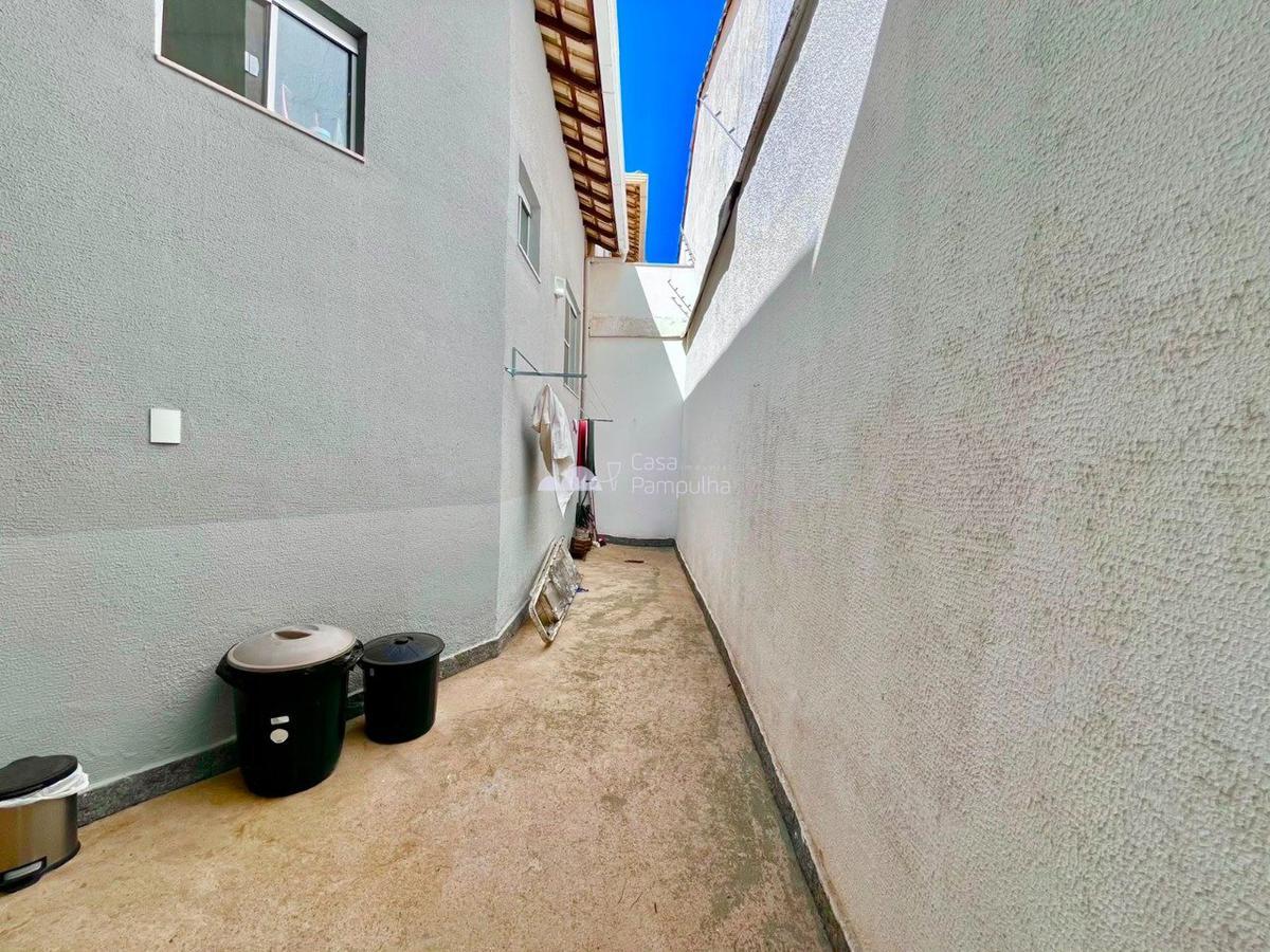 Casa, Santa Mônica, 3 Quartos, 2 Vagas, 1 Suíte
