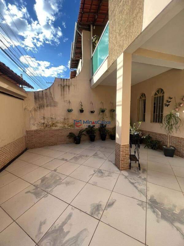 Casa, Ana Moura, 3 Quartos, 2 Vagas, 1 Suíte