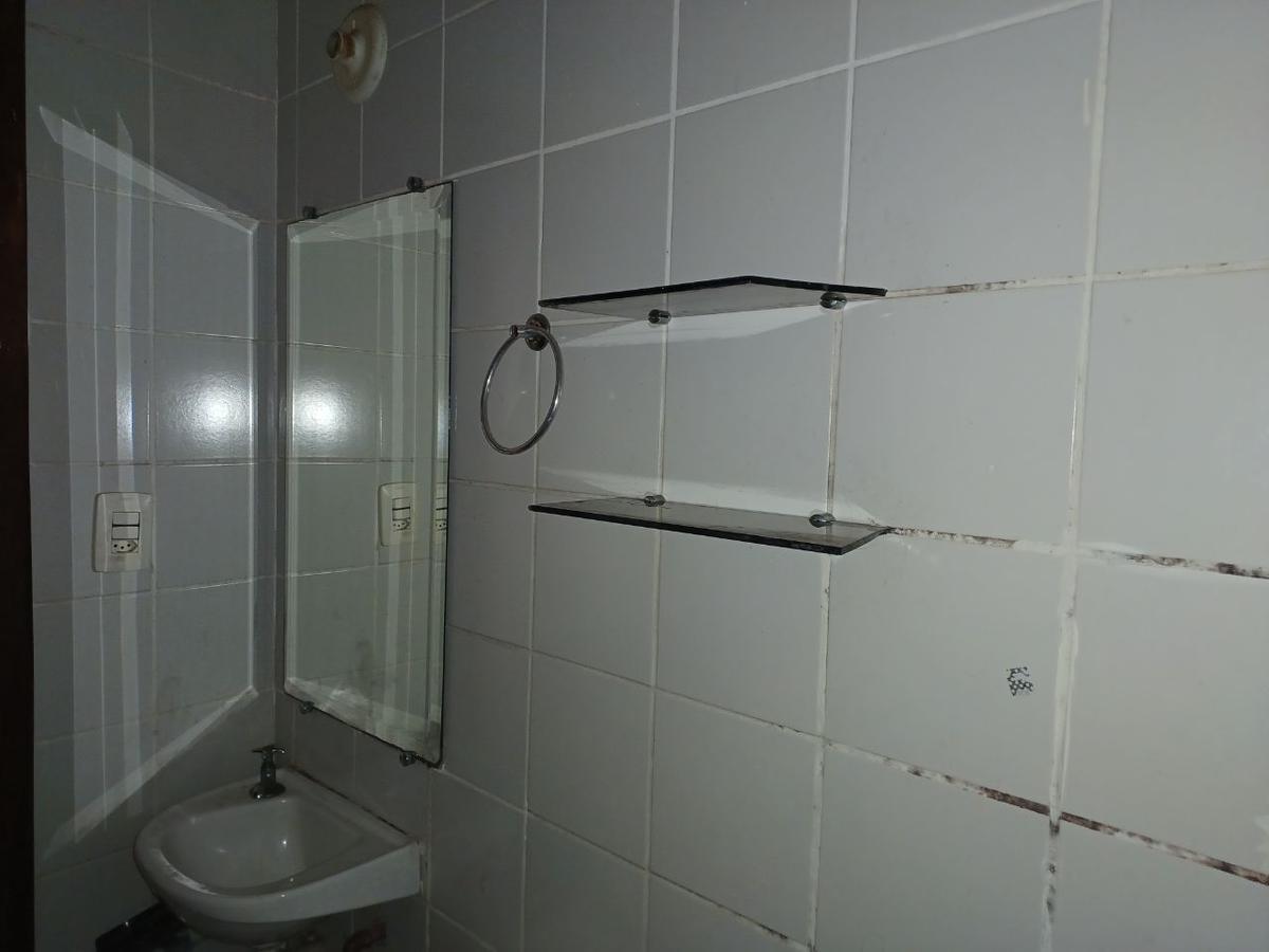 Quitinete, Santa Cruz, 0 Quarto, 0 Vaga