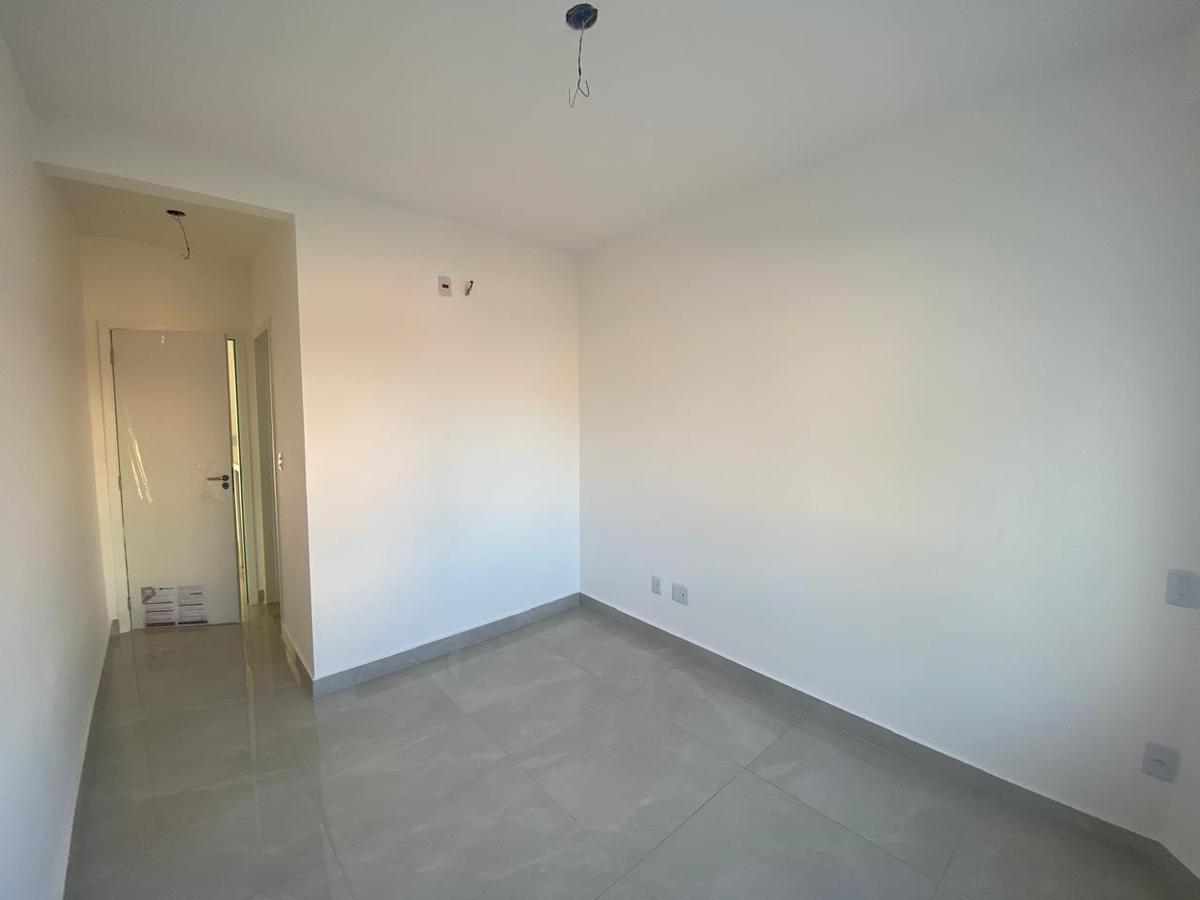 Casa, Floramar, 2 Quartos, 1 Vaga, 1 Suíte