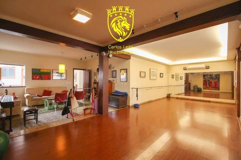 Casa, Serra, 4 Quartos, 5 Vagas, 1 Suíte