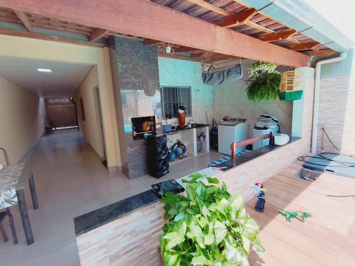 Casa, Céu Azul, 3 Quartos, 4 Vagas, 1 Suíte