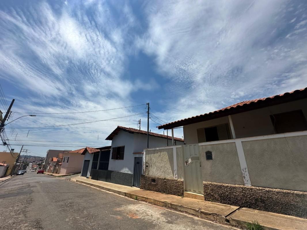 Casa, Centro, 4 Quartos, 2 Vagas, 2 Suítes