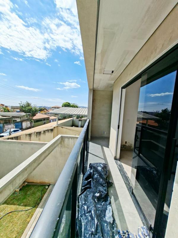 Casa, Cardoso (barreiro), 3 Quartos, 2 Vagas, 1 Suíte
