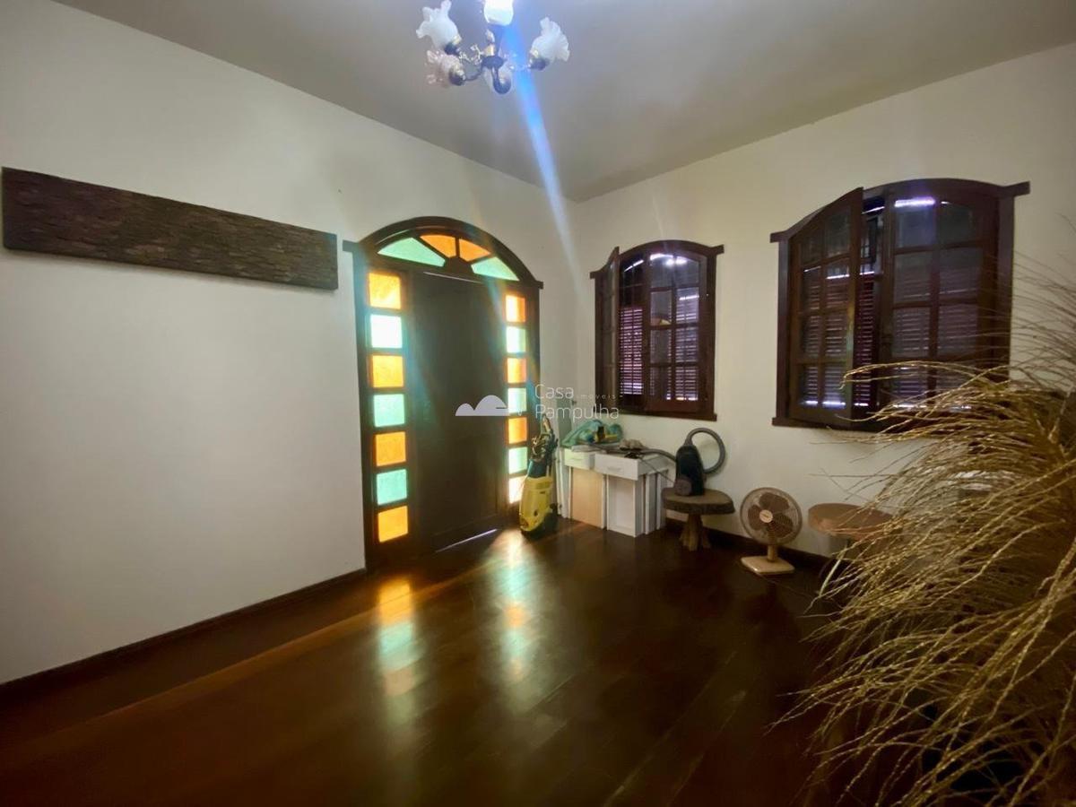 Casa, Santa Branca, 3 Quartos, 4 Vagas, 2 Suítes