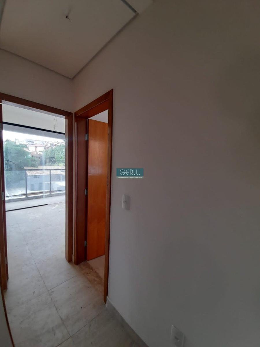 Casa, Jardim Casa Branca, 3 Quartos, 2 Vagas, 1 Suíte