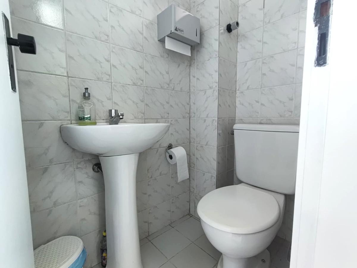 Sala, Barro Preto, 0 Quarto, 2 Vagas