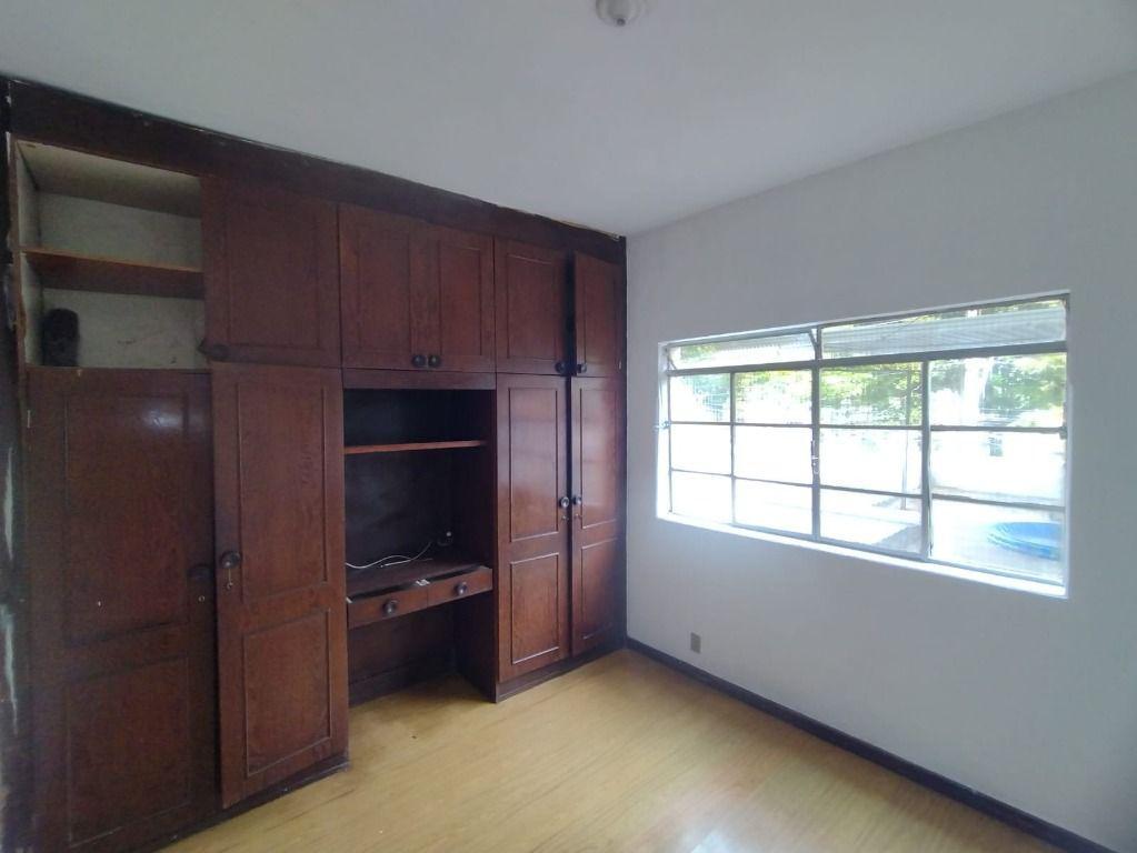 Casa, Centro, 7 Quartos, 0 Vaga