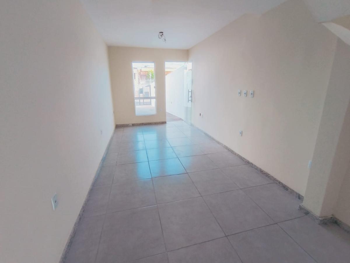 Casa, Jardim dos Comerciários, 2 Quartos, 3 Vagas