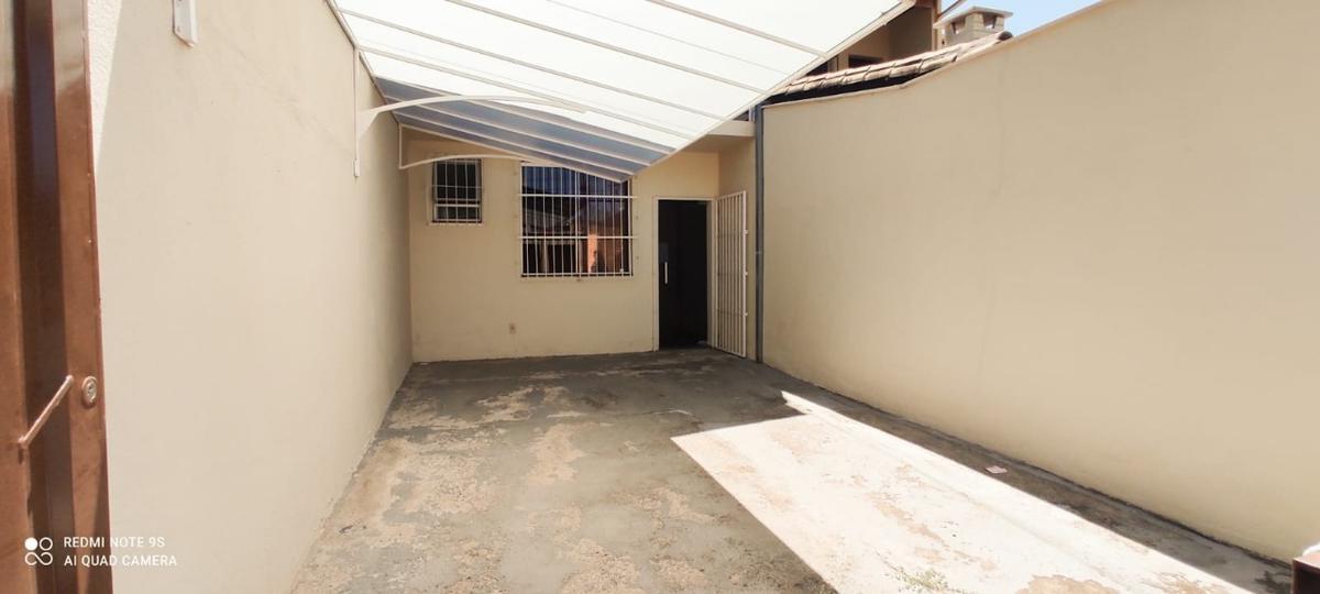 Casa, Parque Turistas, 2 Quartos, 2 Vagas, 1 Suíte