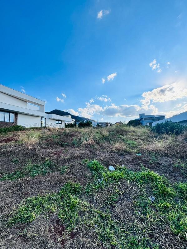 Lote, Centro, 0 Quarto, 0 Vaga