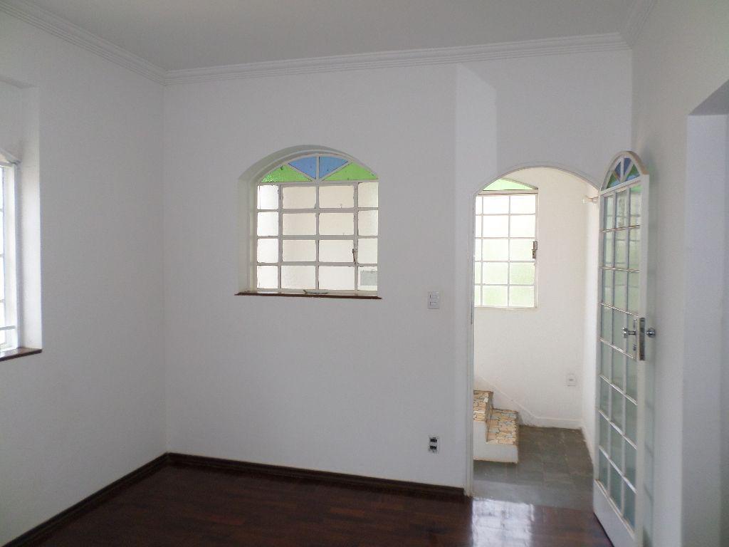 Casa, Centro, 5 Quartos, 0 Vaga, 1 Suíte
