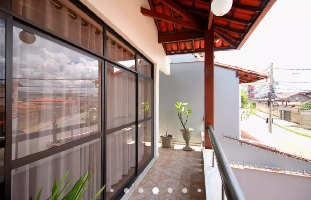 Casa, Santa Cruz, 3 Quartos, 4 Vagas, 1 Suíte