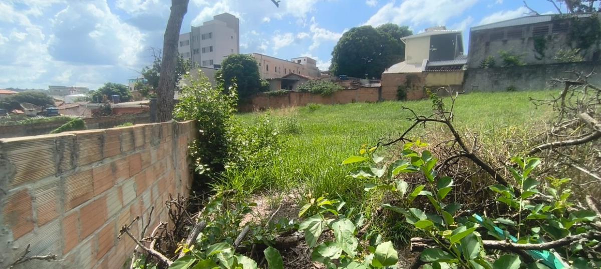 Lote, Céu Azul, 0 Quarto, 0 Vaga