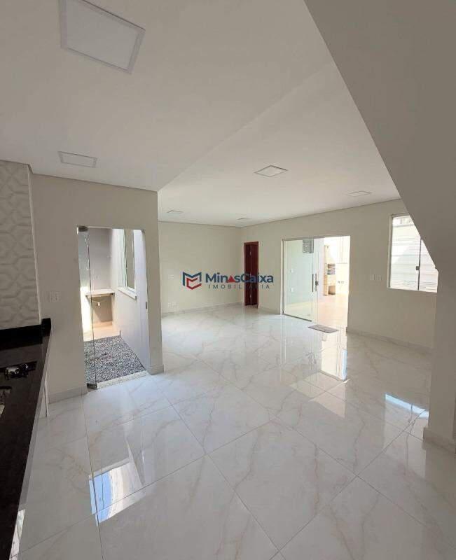 Casa, Córrego Novo, 3 Quartos, 2 Vagas, 1 Suíte