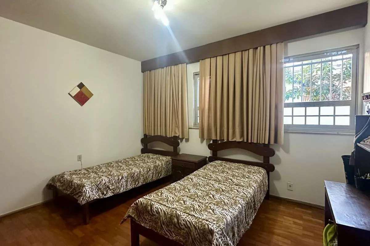 Casa, Serra, 4 Quartos, 4 Vagas, 1 Suíte