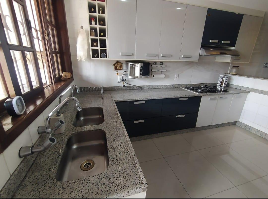 Casa, Serrano, 4 Quartos, 3 Vagas, 1 Suíte