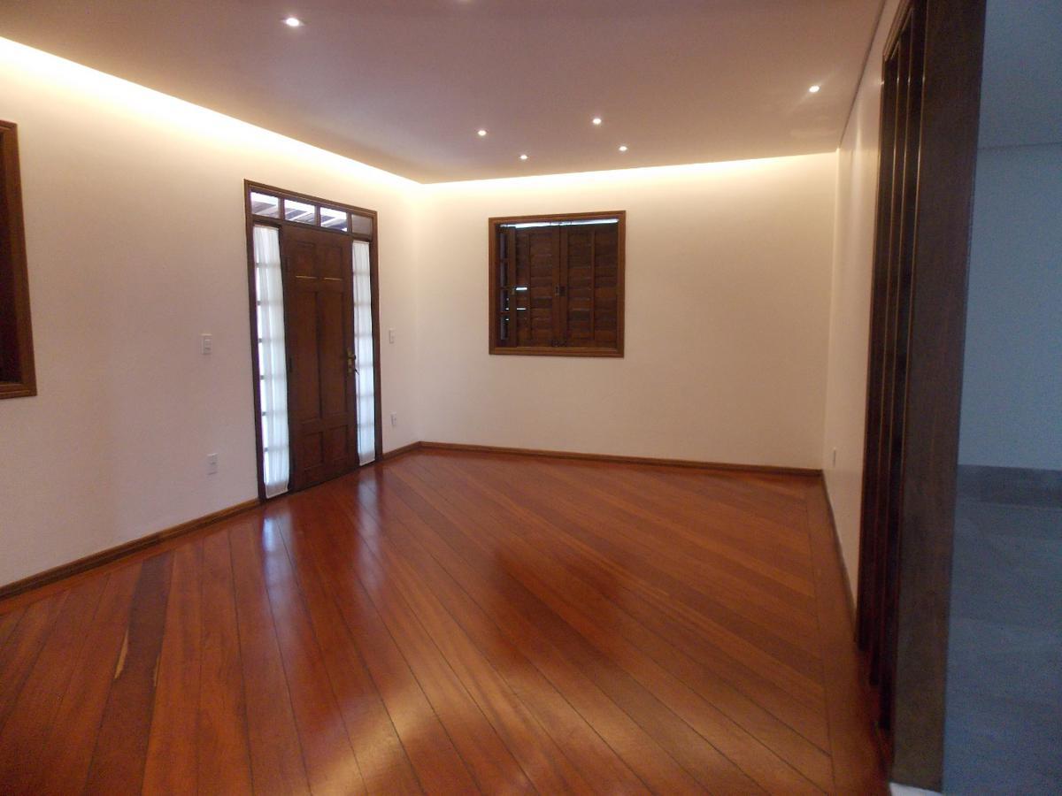 Casa, Betânia, 5 Quartos, 3 Vagas, 1 Suíte