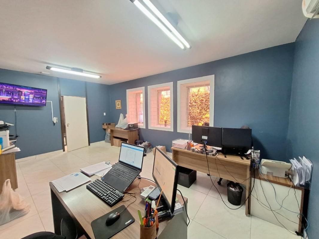 Casa Comercial, Floresta, 5 Quartos, 4 Vagas, 1 Suíte