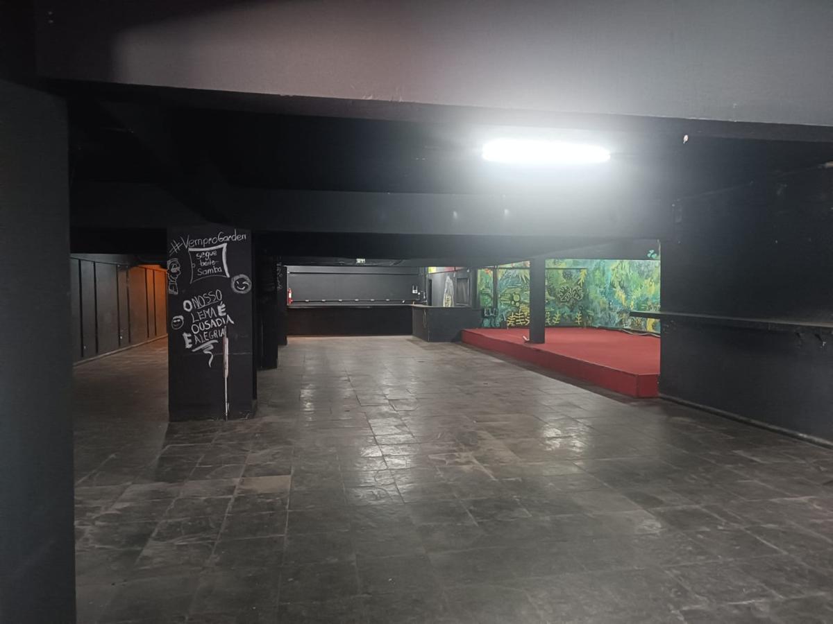 Prédio, Barreiro, 0 Quarto, 0 Vaga
