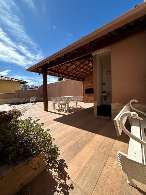 Casa, Castelo, 3 Quartos, 4 Vagas, 1 Suíte