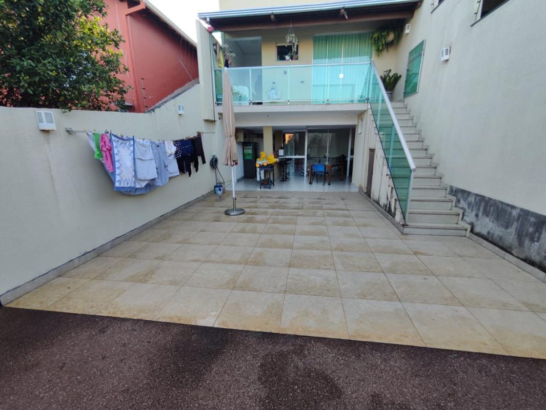 Casa, Parque Xangri-lá, 3 Quartos, 4 Vagas, 1 Suíte