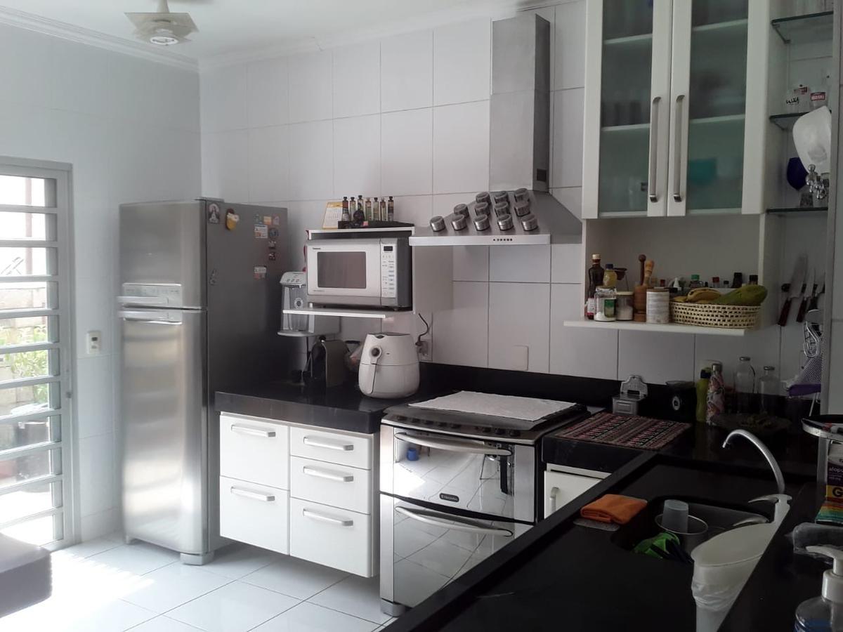 Casa, Sagrada Família, 3 Quartos, 2 Vagas, 1 Suíte