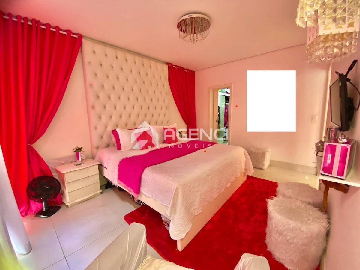 Casa, Santa Maria, 3 Quartos, 0 Vaga, 2 Suítes