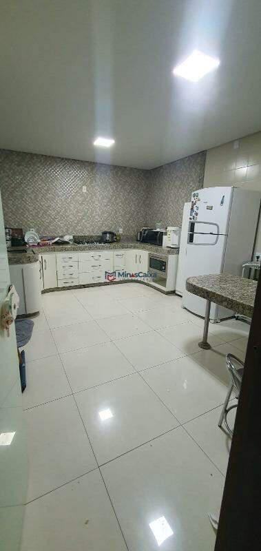Casa, Santa Maria, 4 Quartos, 3 Vagas, 3 Suítes