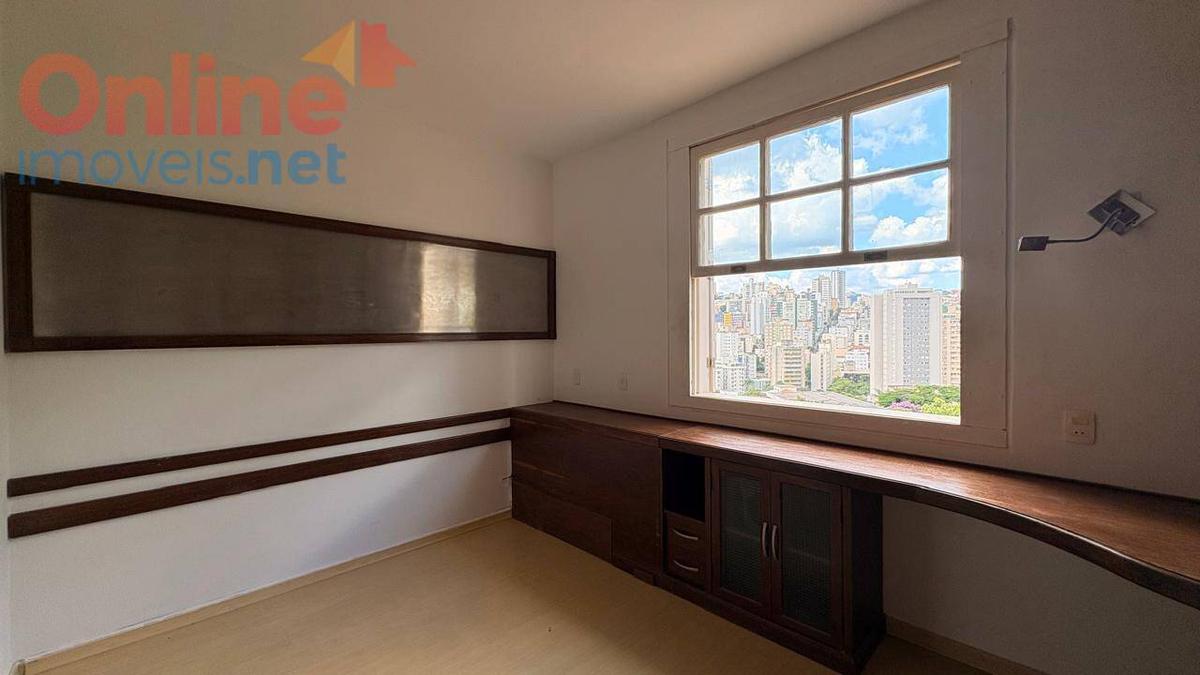 Casa, Vila Paris, 4 Quartos, 0 Vaga, 2 Suítes
