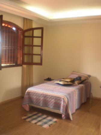 Casa, Santa Terezinha, 3 Quartos, 8 Vagas, 1 Suíte