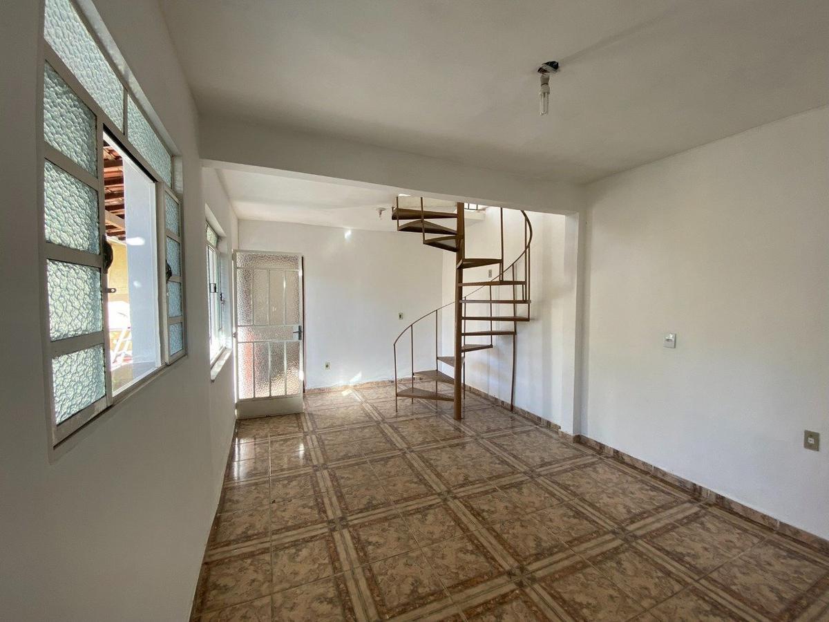 Casa, Cachoeirinha, 1 Quarto, 0 Vaga