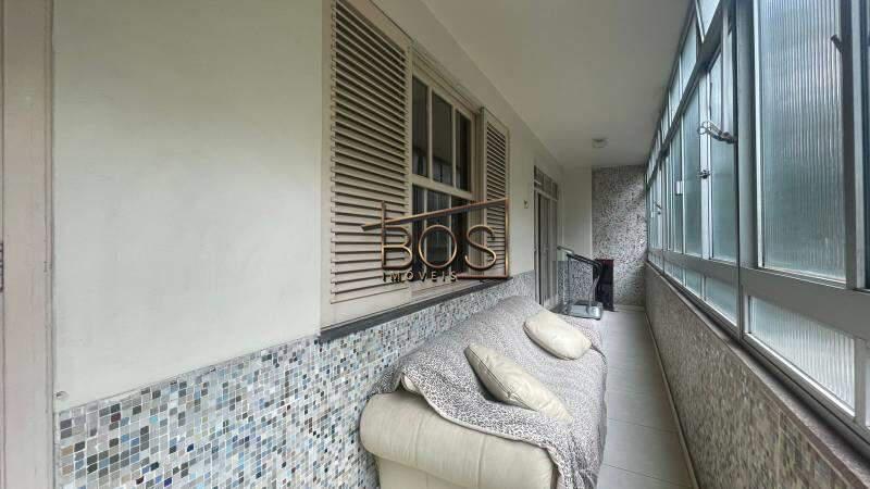 Apartamento, Centro, 4 Quartos, 0 Vaga, 1 Suíte