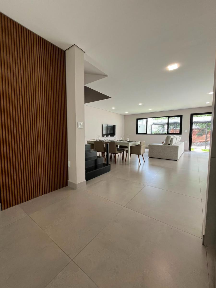 Casa, Trevo, 3 Quartos, 2 Vagas, 3 Suítes
