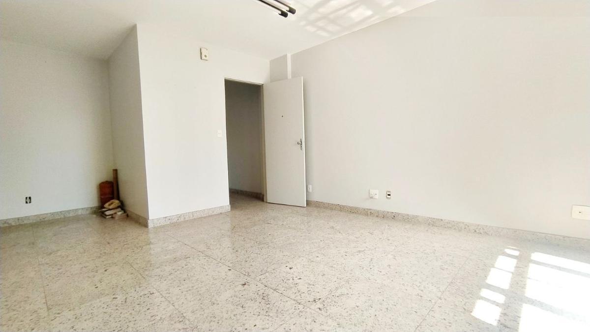Sala, Centro