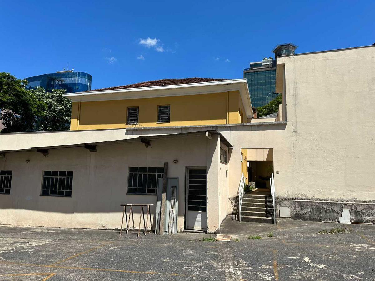 Lote, Centro, 10 Quartos, 28 Vagas