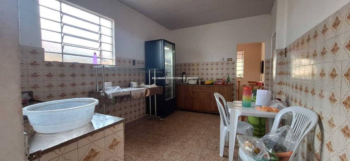 Casa, Industrial, 3 Quartos, 0 Vaga