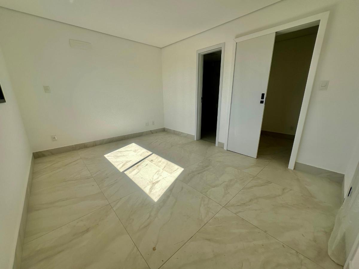 Casa, Planalto, 3 Quartos, 2 Vagas, 1 Suíte