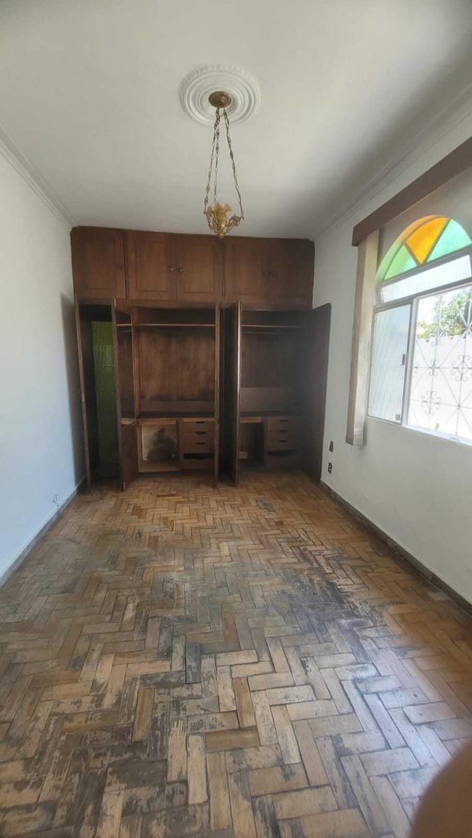 Casa, João Pinheiro, 5 Quartos, 4 Vagas, 1 Suíte
