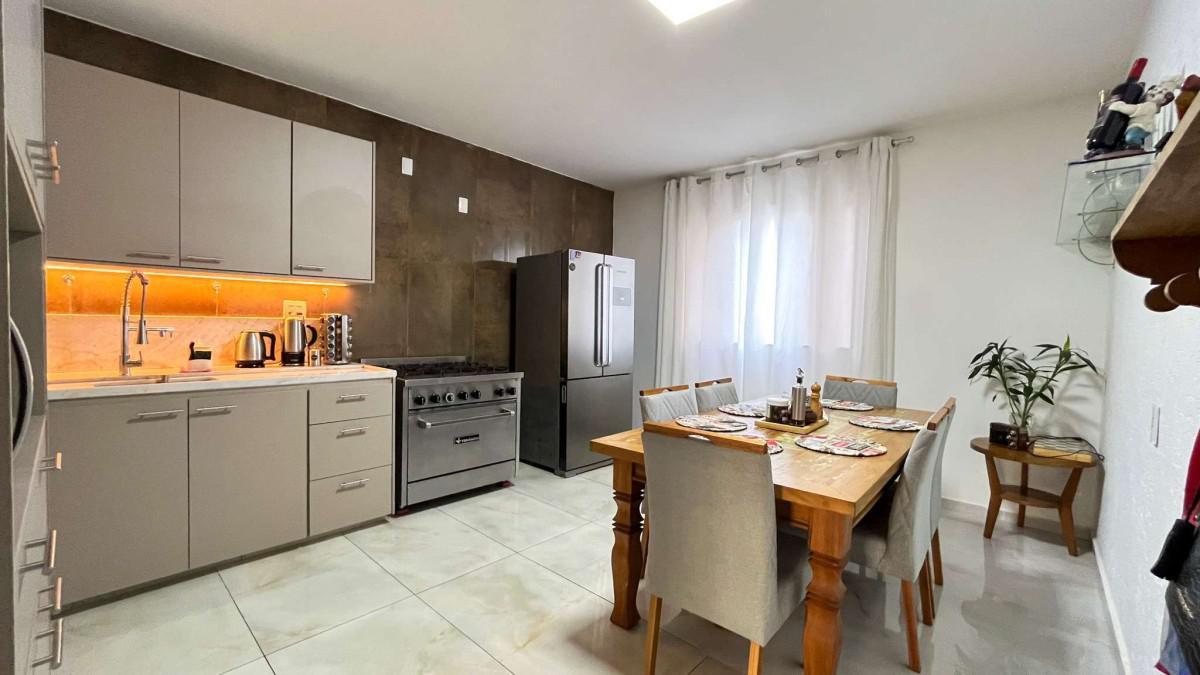 Casa, Castelo, 5 Quartos, 3 Vagas, 1 Suíte